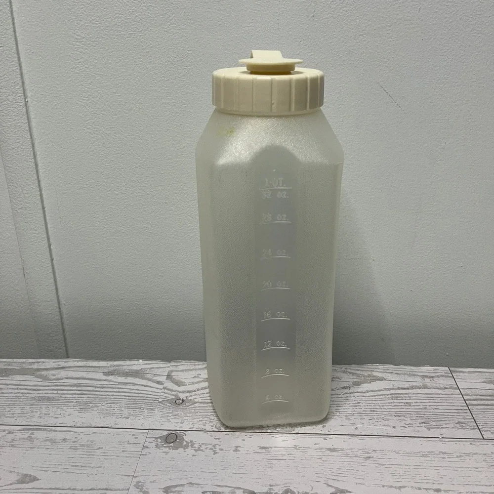 Rubbermaid 1 Quart Plastic Juice Mixer Bottle 32oz Frosted 2457 9 PP